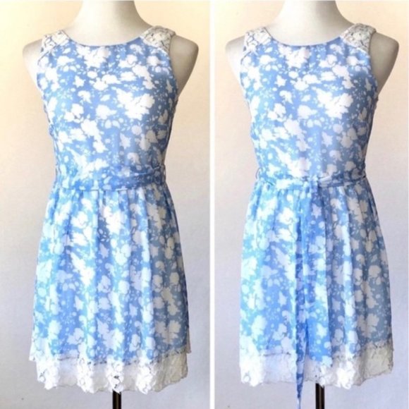 Disney Dress Size Small Blue White Floral Alice in Wonderland‎  Floral Lace - Picture 9 of 15